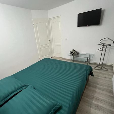Garsoniera Casa Dragoeni, Targu Jiu Apartamento Exterior foto
