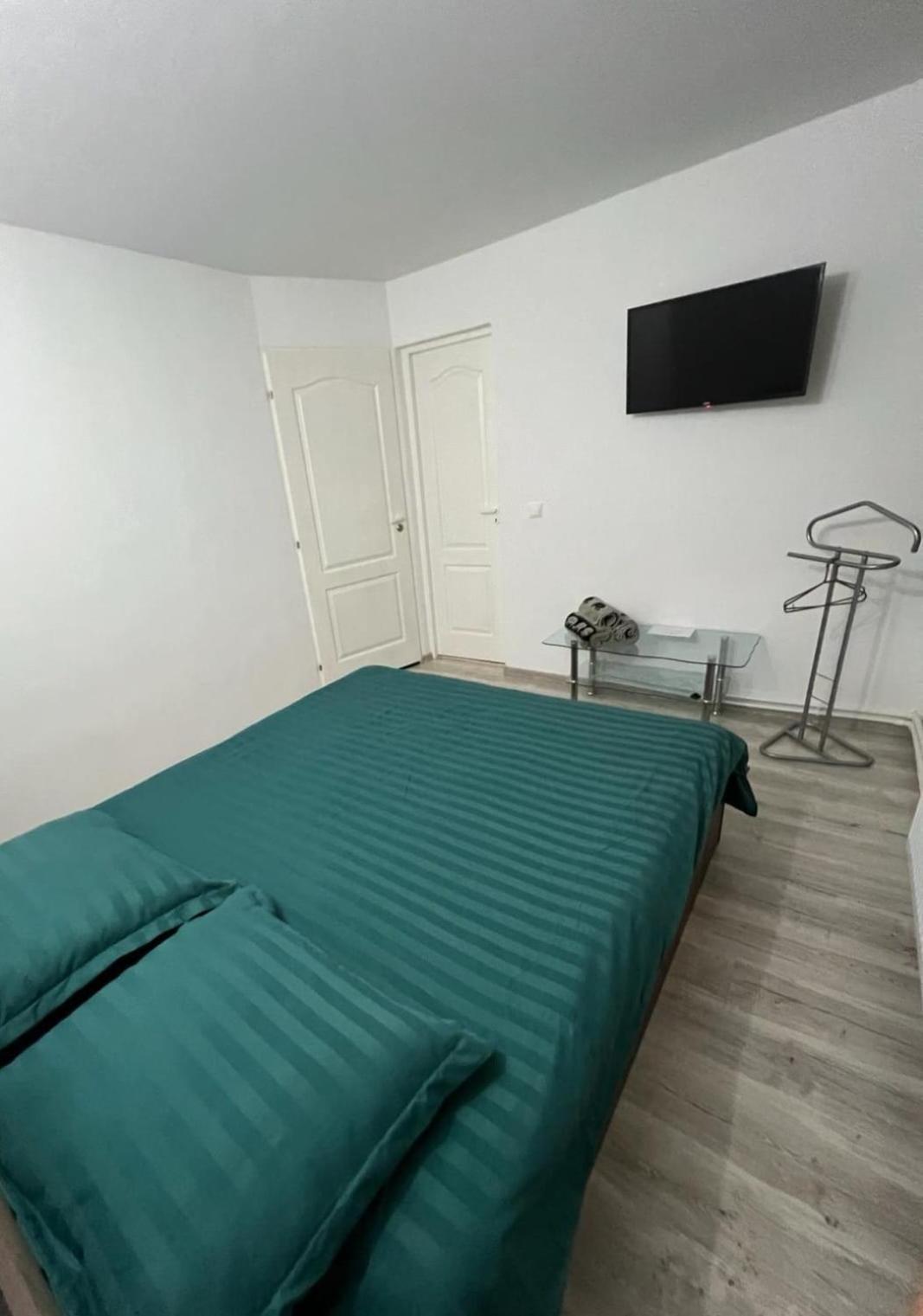 Garsoniera Casa Dragoeni, Targu Jiu Apartamento Exterior foto