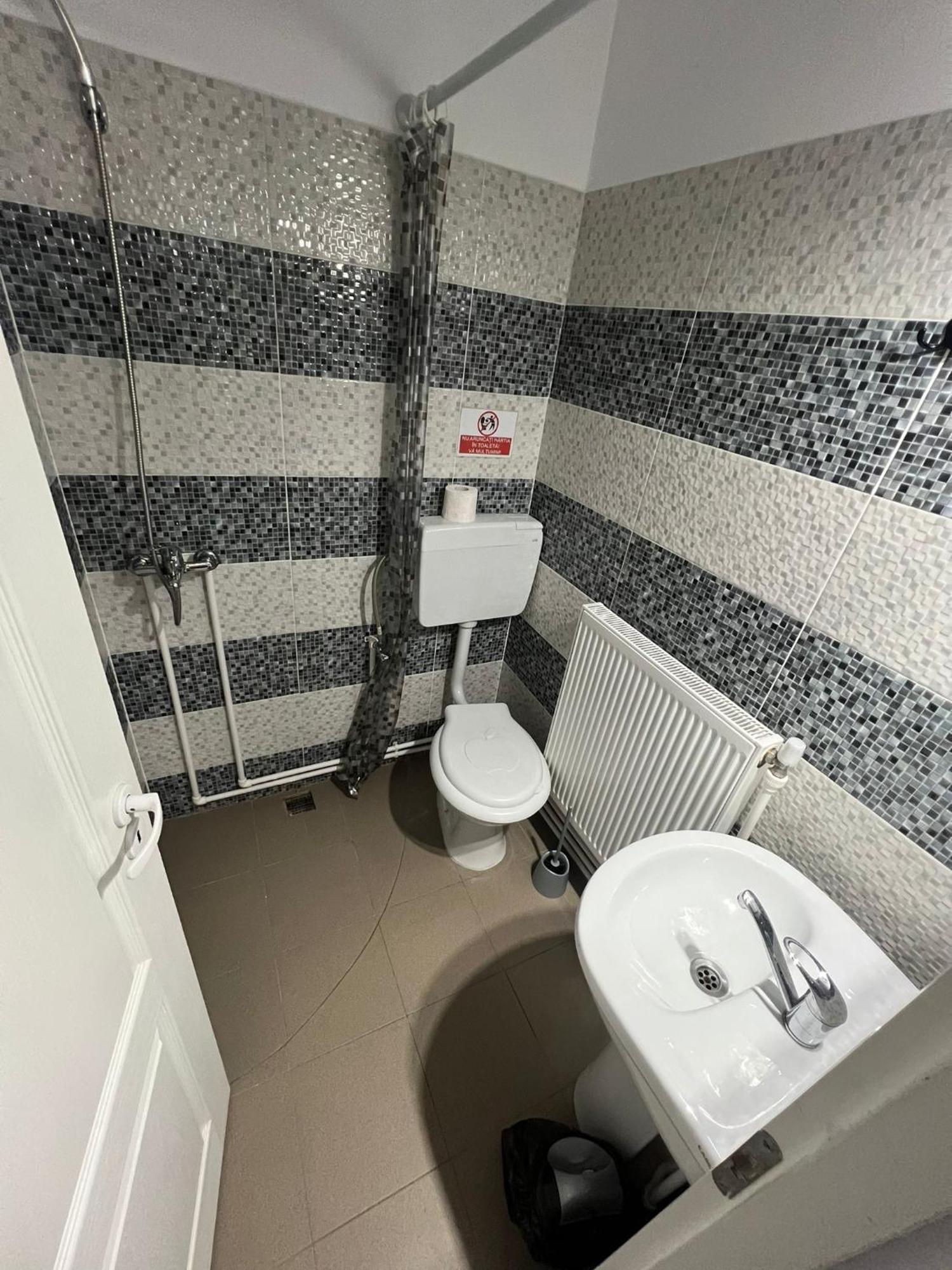 Garsoniera Casa Dragoeni, Targu Jiu Apartamento Exterior foto